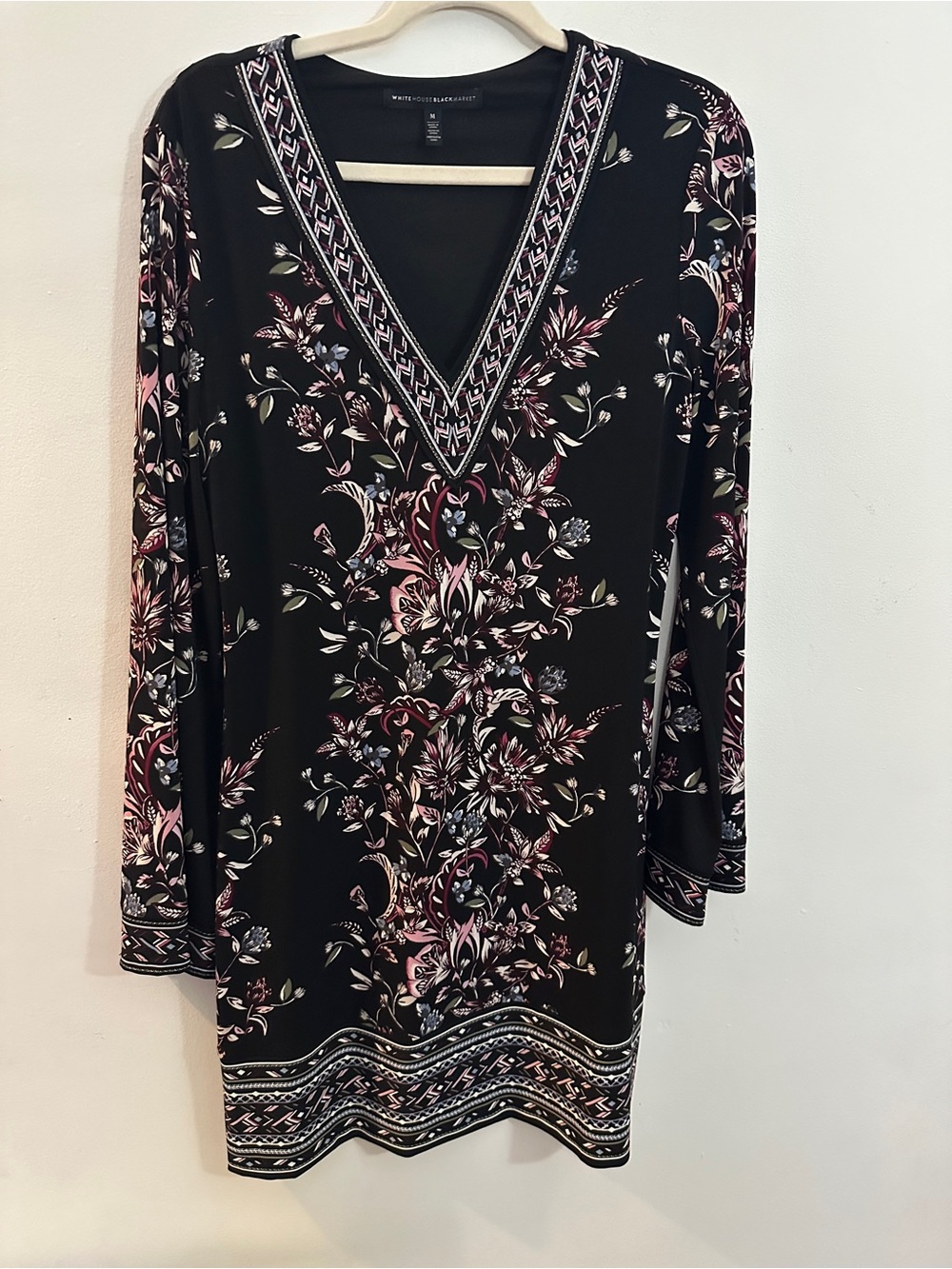 White House Black Market Black Floral V-Neck Long Sleeve Tunic Dress